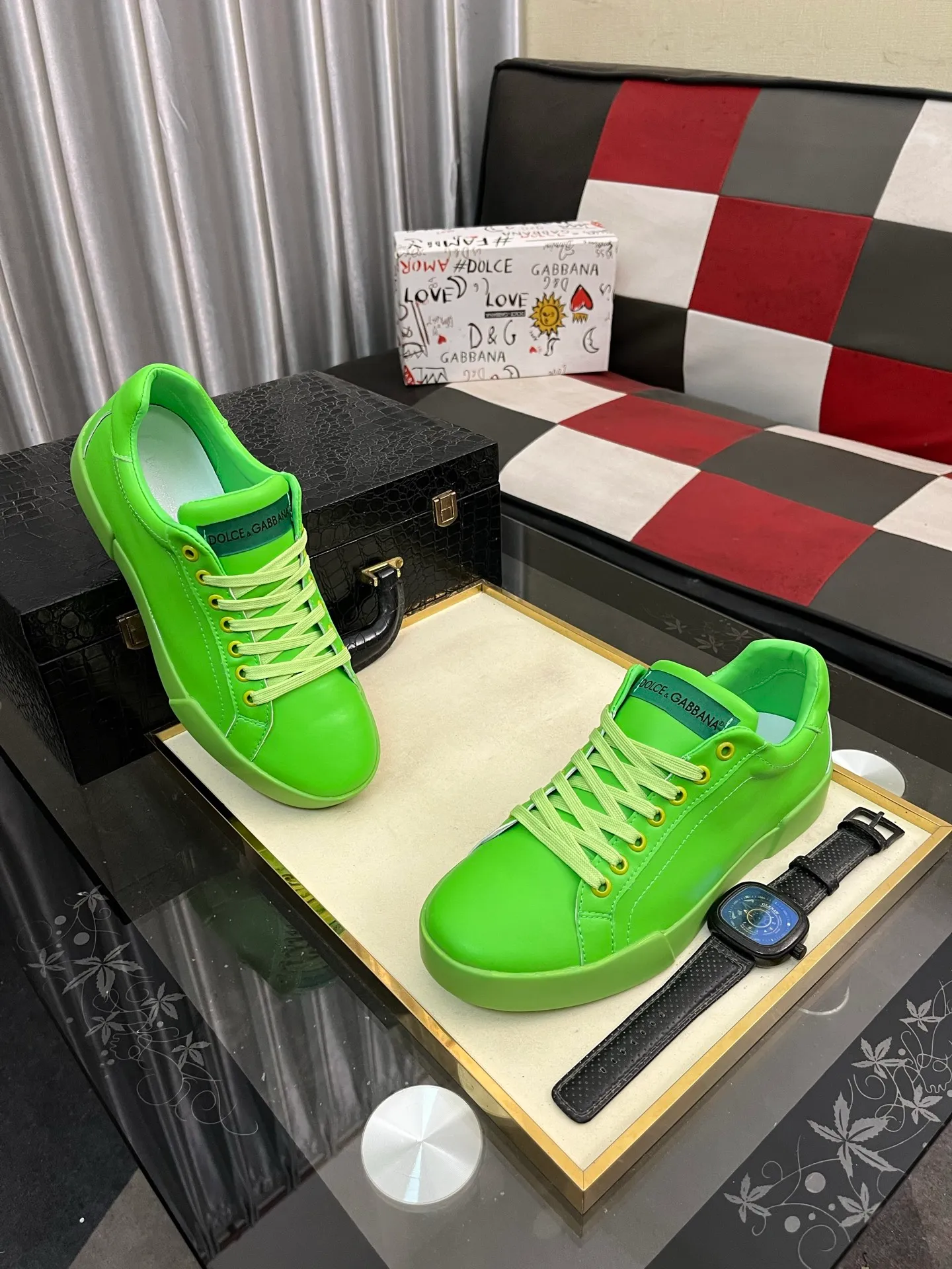 Men's shoes 💰420⌚️⌚️DG's latest popular 🔥🔥casual shoes, the tongue has the brand's iconic details, and the combination of silk cowhide and cow suede enhances the style. Fashionable and versatile, it can complement any look. Create an exquisite design with unique dynamic vitality and modern atmosphere, showing modern elegance. Size: 35-46